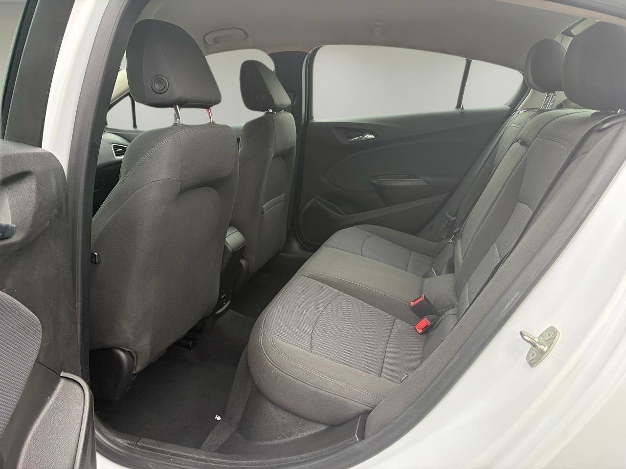 Used 2018 Chevrolet Cruze LT w/ Convenience Package FWD image 12