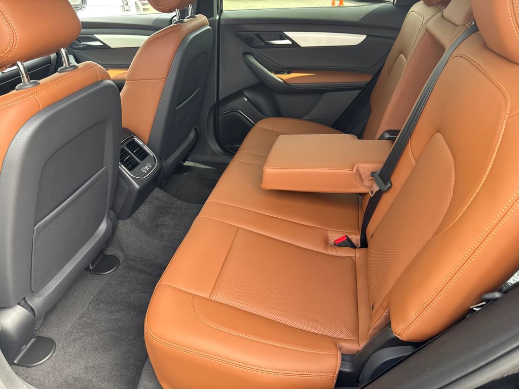 New 2025 VinFast VF 8 Plus AWD/4WD image 17