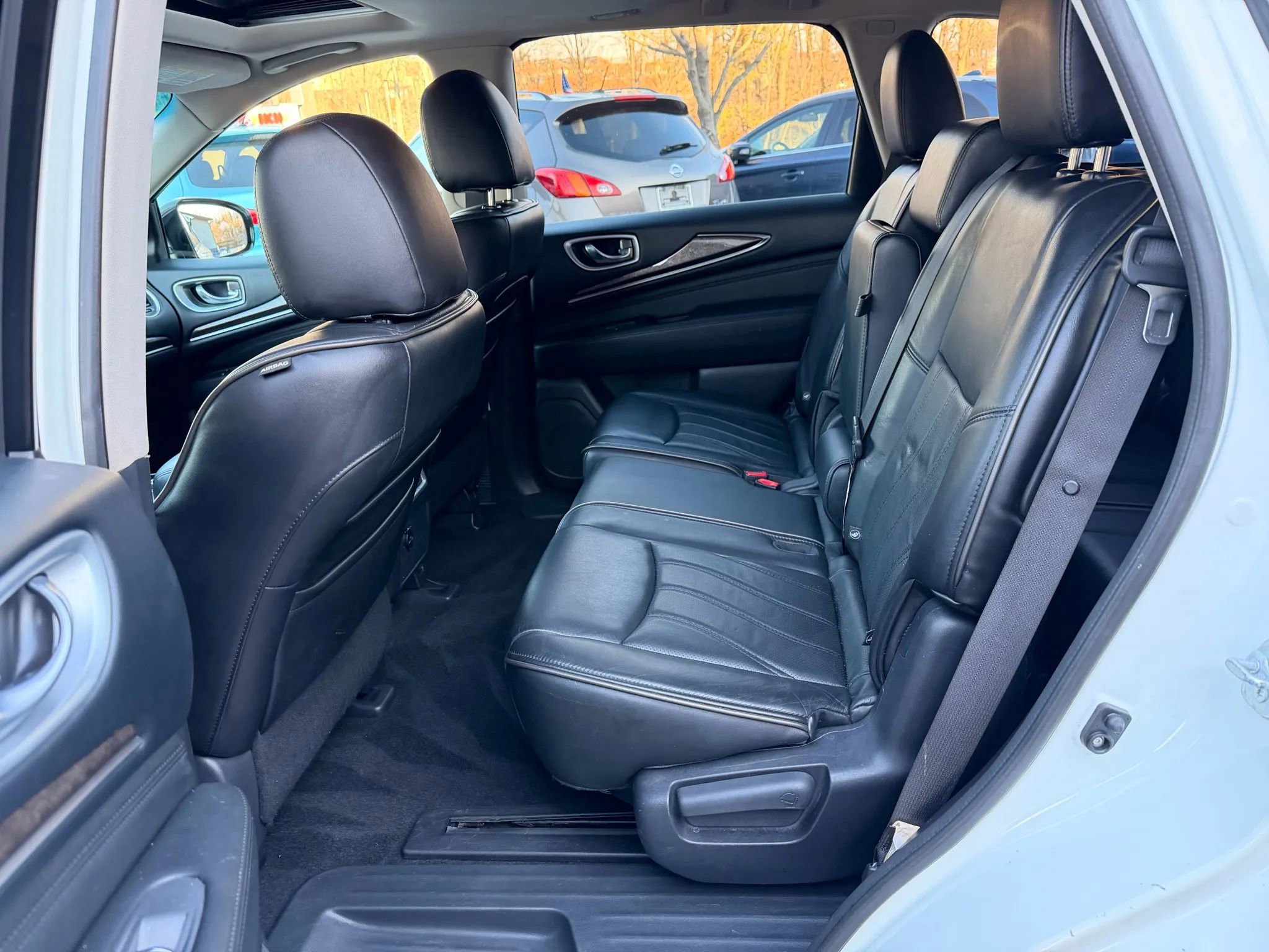 Used 2015 INFINITI QX60 AWD w/ Premium Plus Package image 19