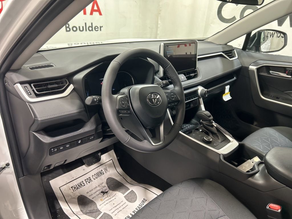Used 2025 Toyota RAV4 XLE image 25