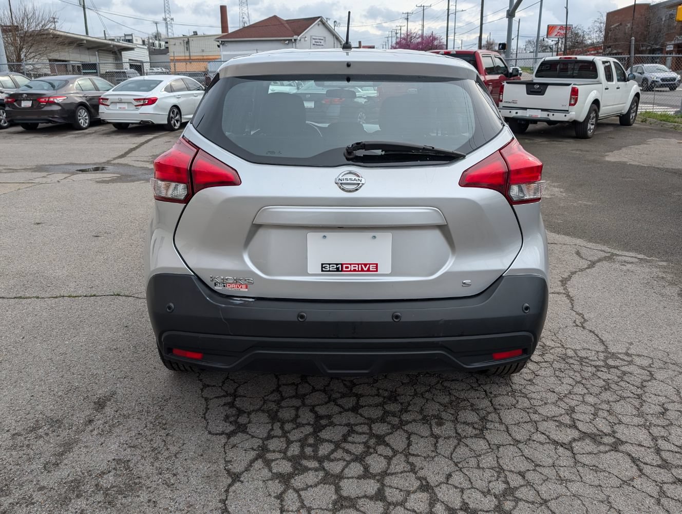 Used 2020 Nissan Kicks S FWD image 7