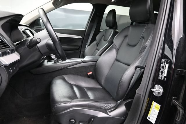 Used 2022 Volvo XC90 T5 Momentum AWD/4WD image 13