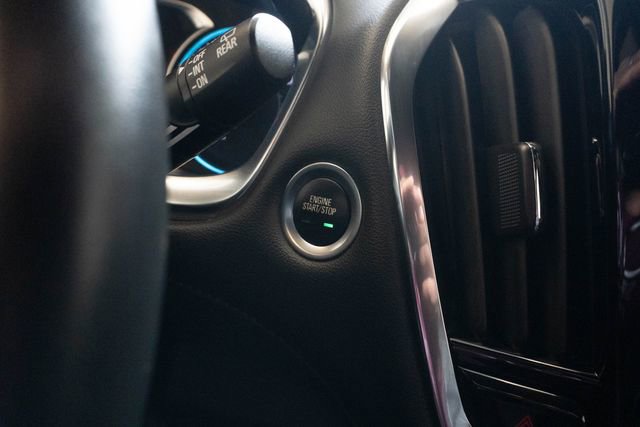Used 2023 Chevrolet Traverse RS image 34