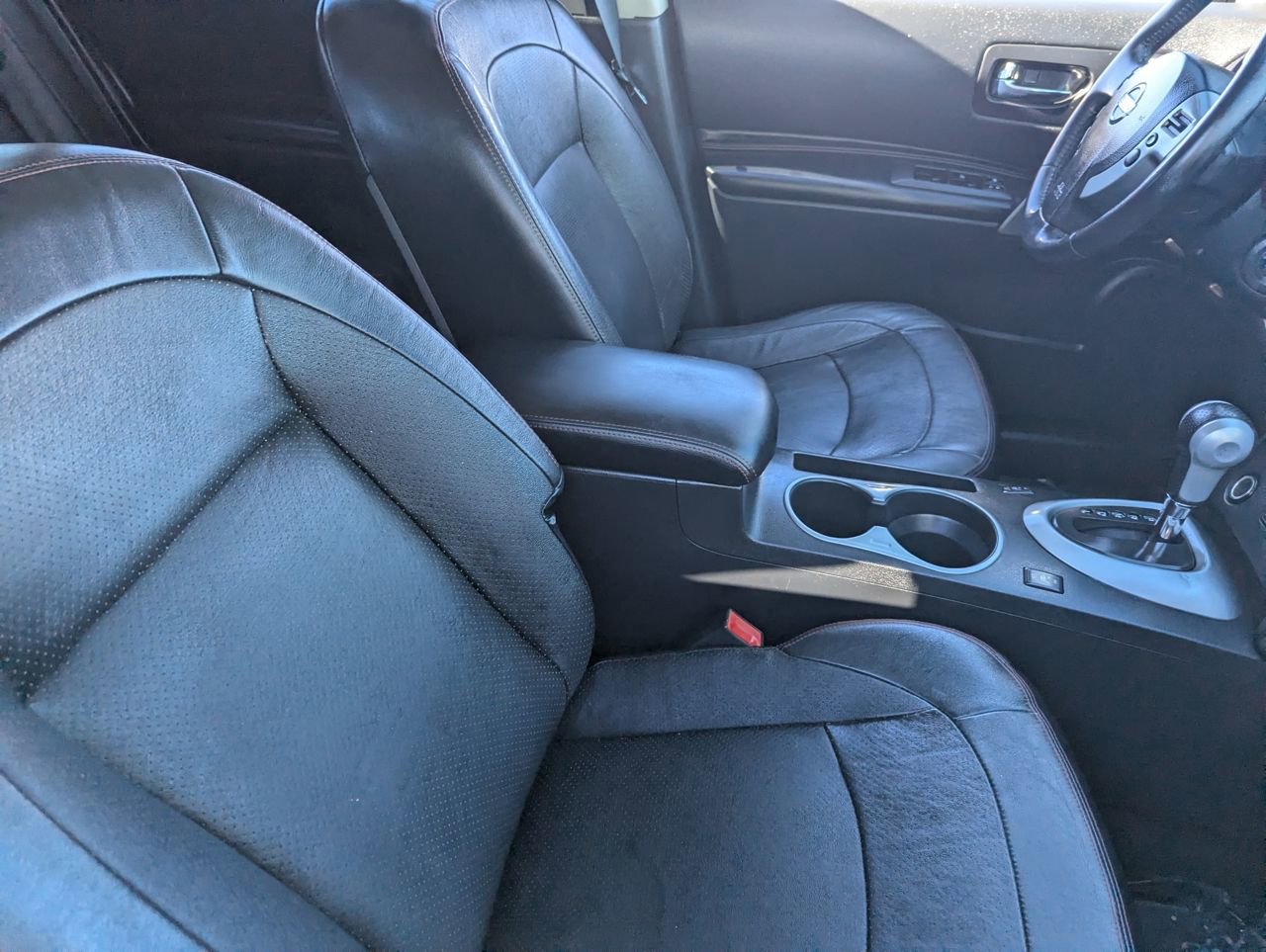 Used 2011 Nissan Rogue SV w/ SL Pkg image 11