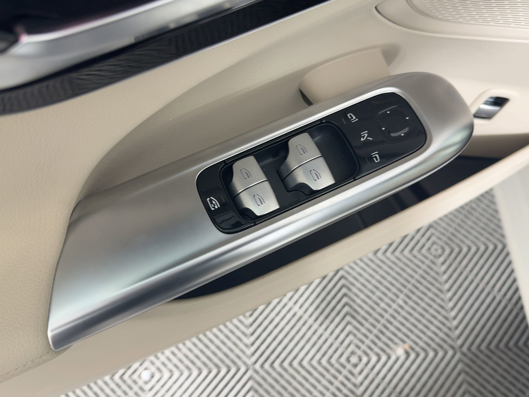 Used 2023 Mercedes-Benz C 300 C 300 image 11