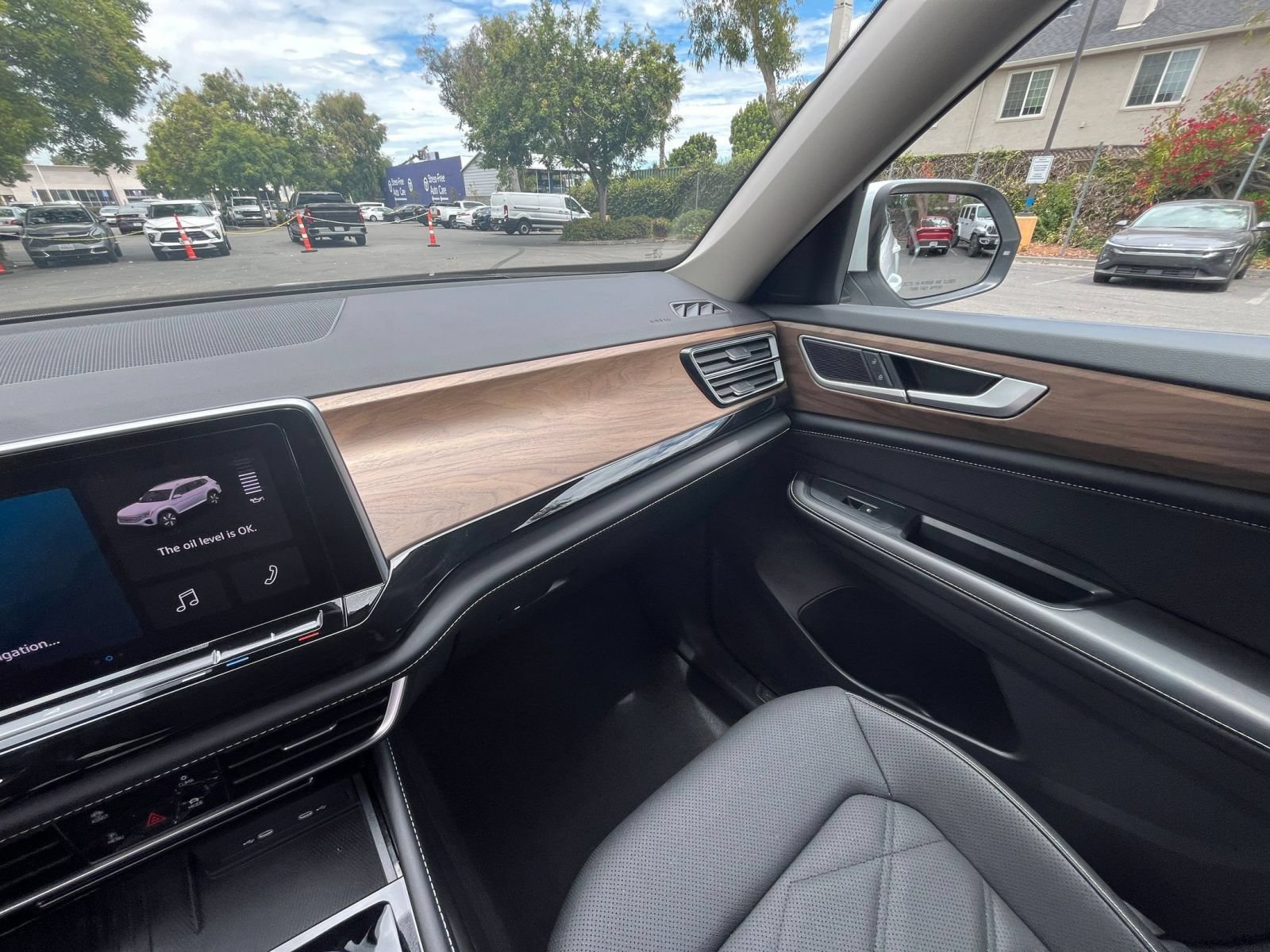 Used 2026 Volkswagen Atlas SE FWD image 37