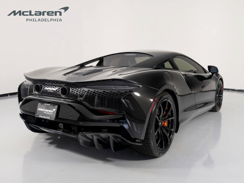 Used 2023 McLaren Artura RWD image 5