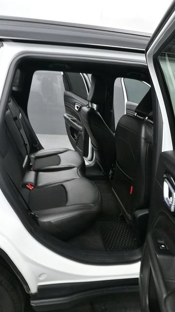 Used 2025 Jeep Compass Trailhawk AWD/4WD image 15
