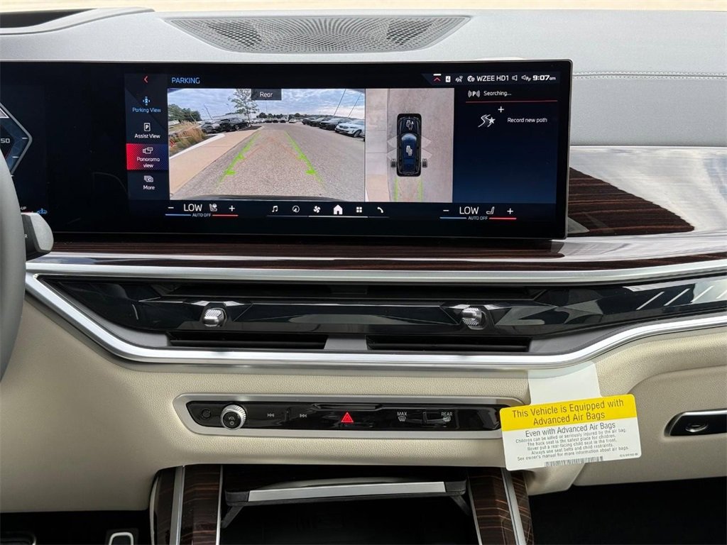 New 2026 BMW X7 M60i image 8