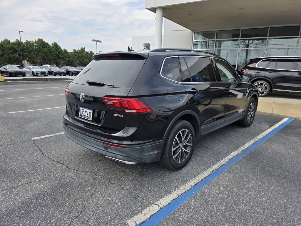 Used 2019 Volkswagen Tiguan SE w/ Panoramic Sunroof Package image 10