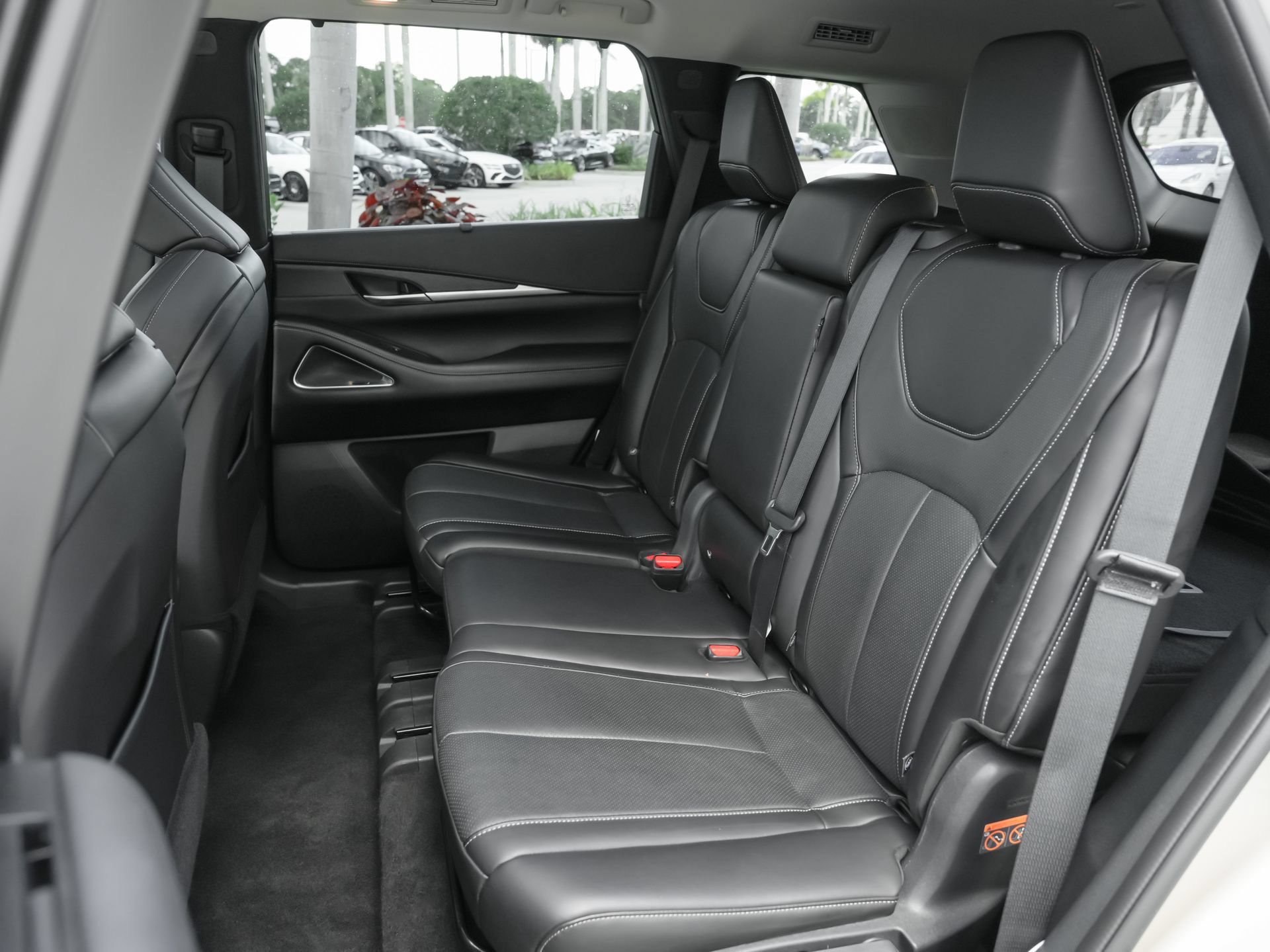 Used 2025 INFINITI QX60 Sensory w/ Vision Package AWD/4WD image 32