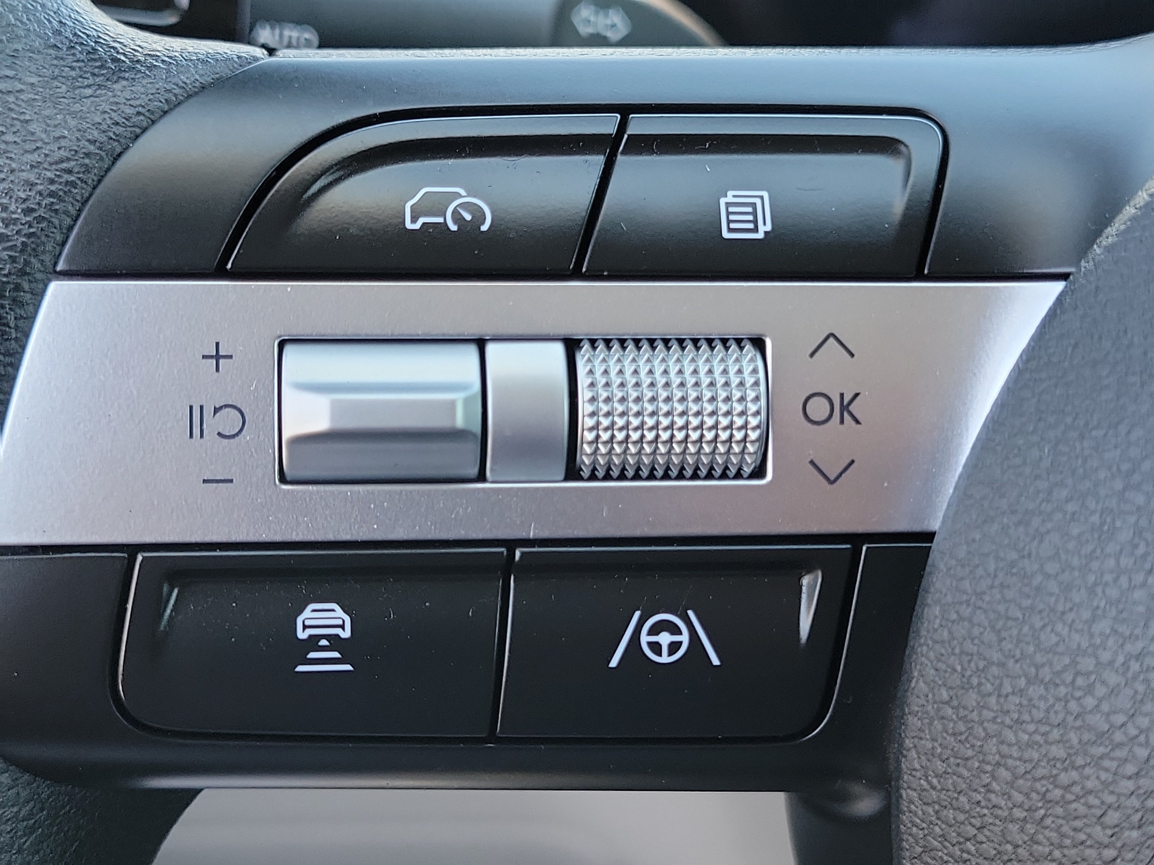 Certified 2025 Hyundai Tucson SE FWD image 8