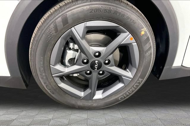 New 2026 Kia K4 FWD image 13