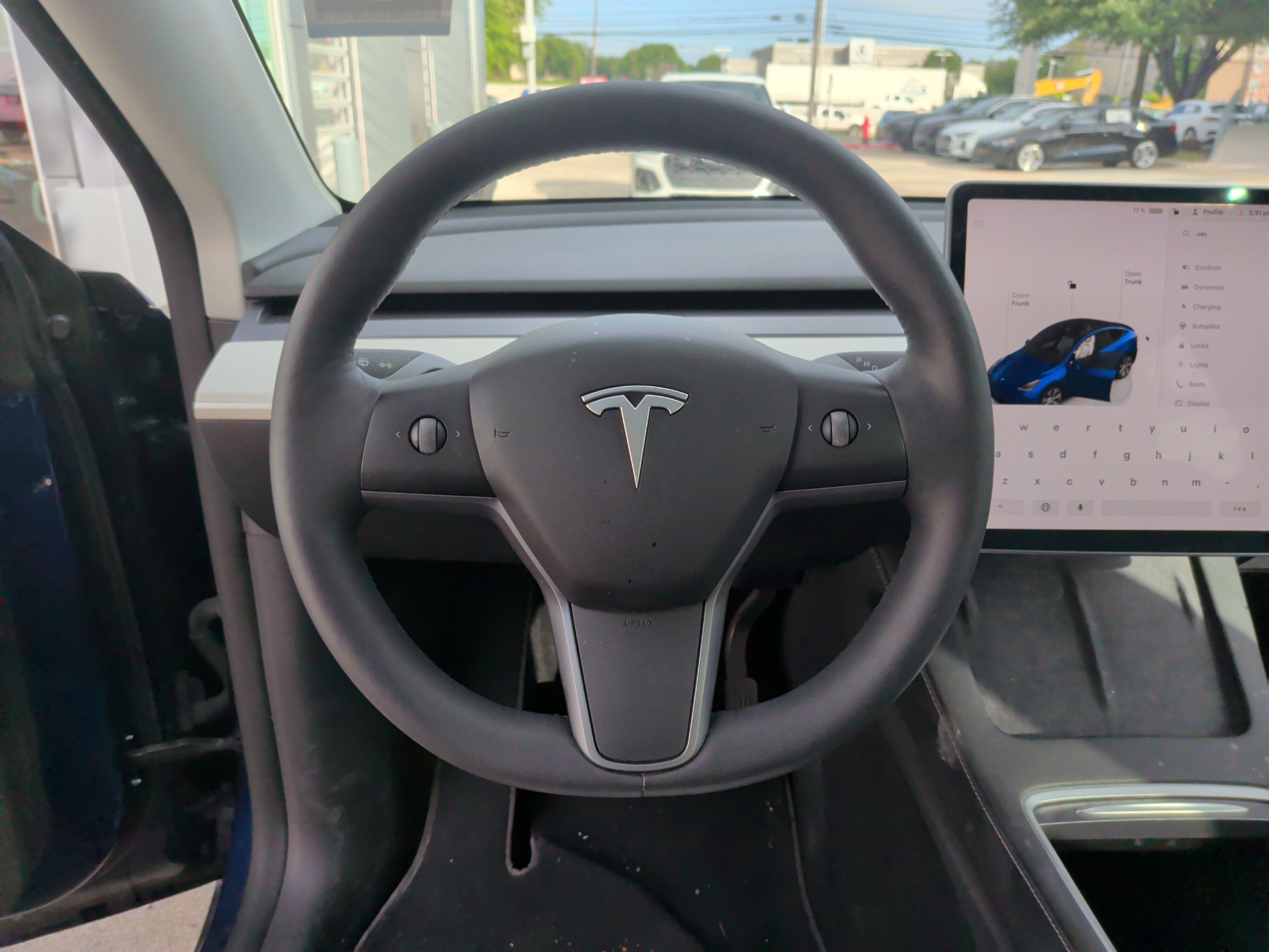 Used 2022 Tesla Model Y Long Range image 18