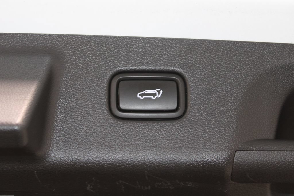 Used 2020 Hyundai Palisade SEL w/ Premium Package FWD image 16