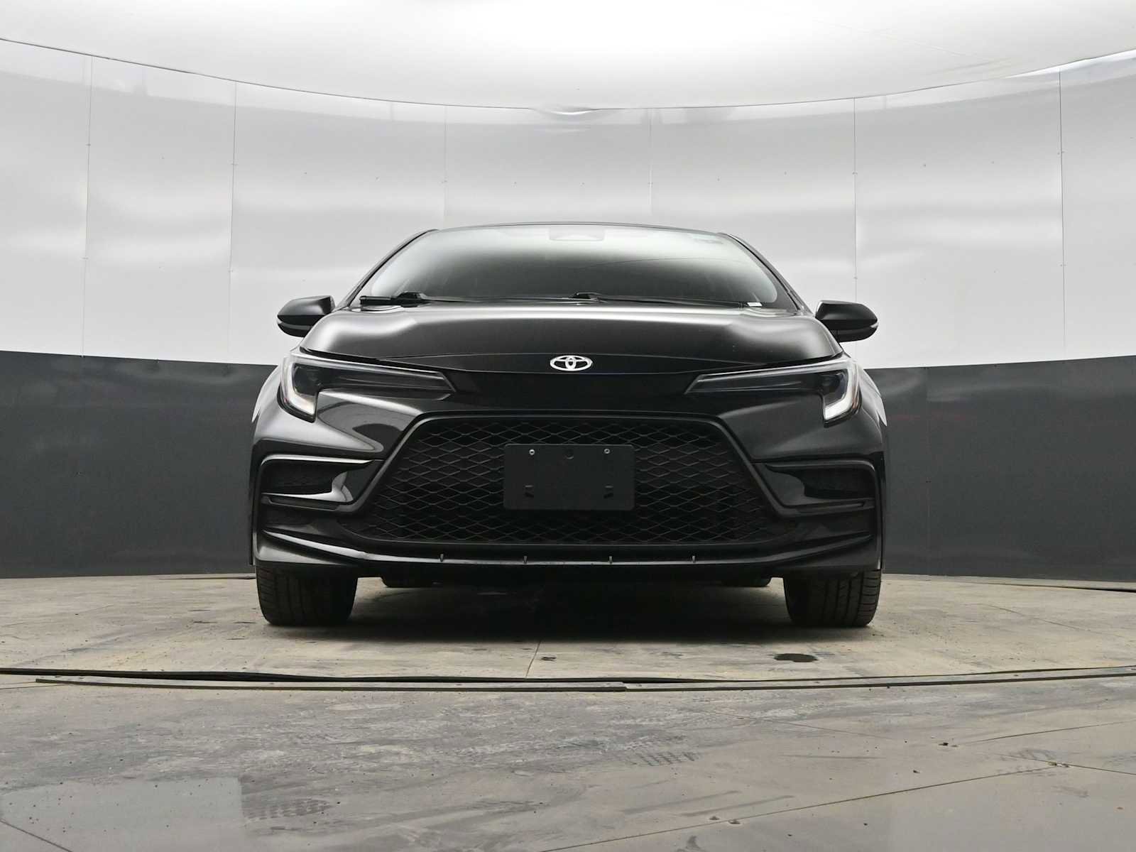 Used 2024 Toyota Corolla SE image 32