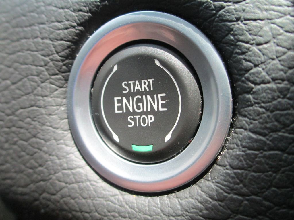 Used 2022 GMC Yukon Denali w/ Denali Ultimate Package AWD/4WD image 36
