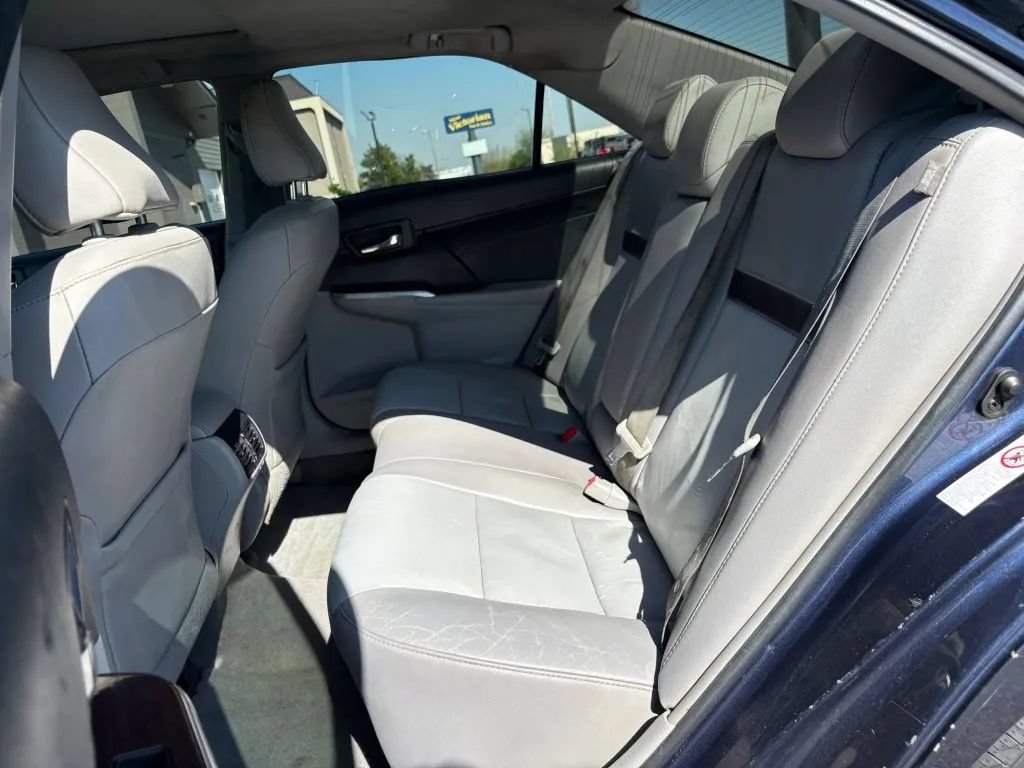 Used 2014 Toyota Camry XLE w/ Leather Package FWD image 18