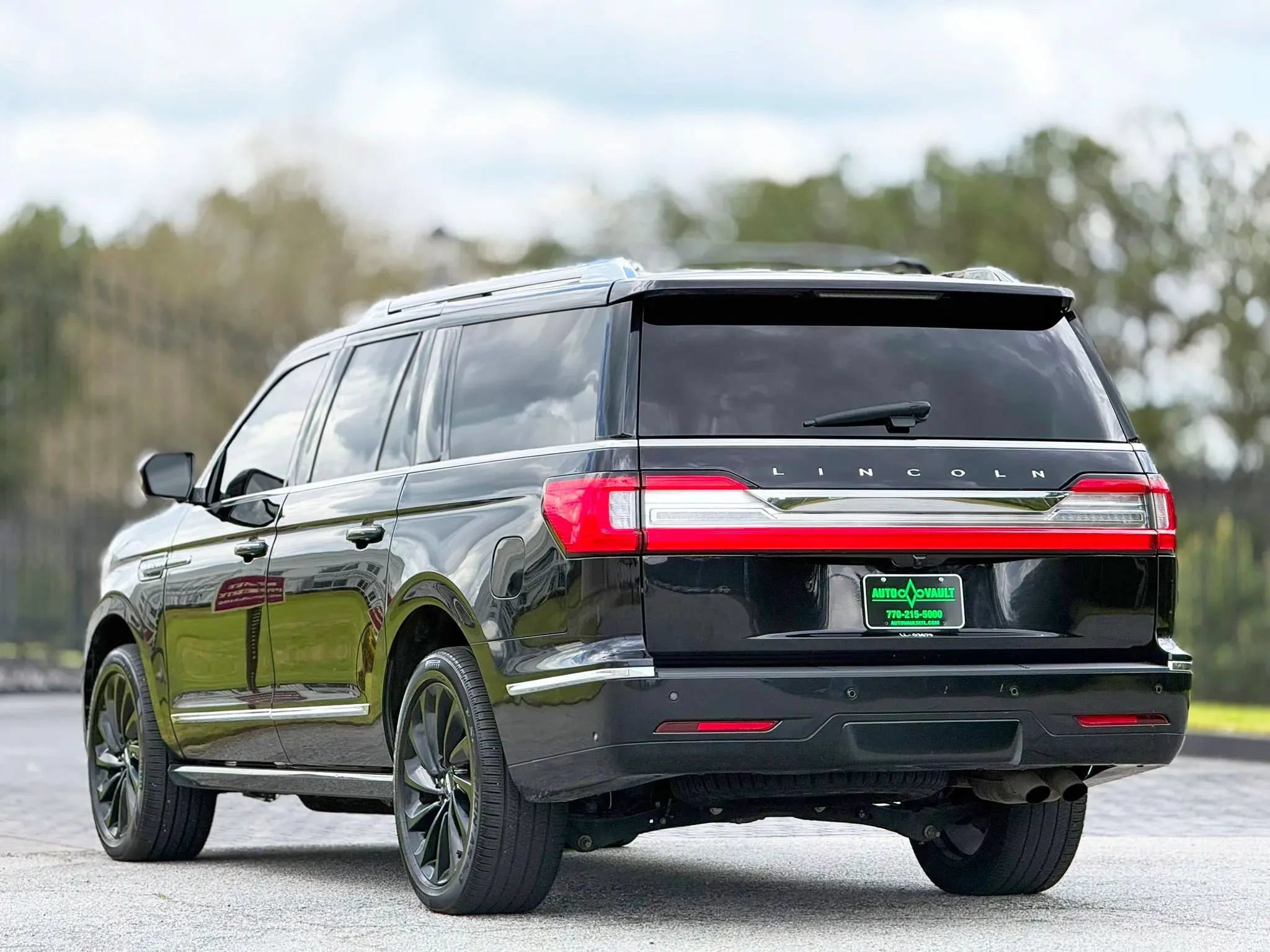 Used 2021 Lincoln Navigator L Reserve AWD/4WD image 7