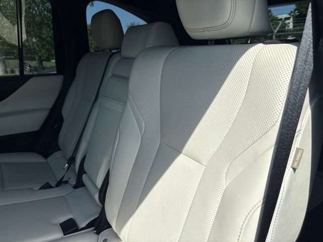Used 2022 Lexus LX 600 4WD w/ Accessory Package (Z1) image 4