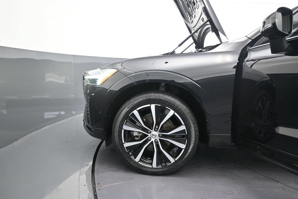 Certified 2024 Volvo XC60 B5 Plus AWD/4WD image 13