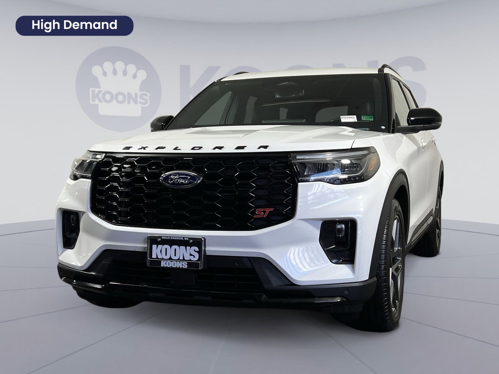 Used 2025 Ford Explorer ST image 1