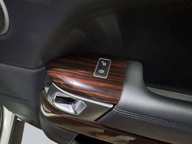 Used 2015 Land Rover Range Rover Supercharged image 40