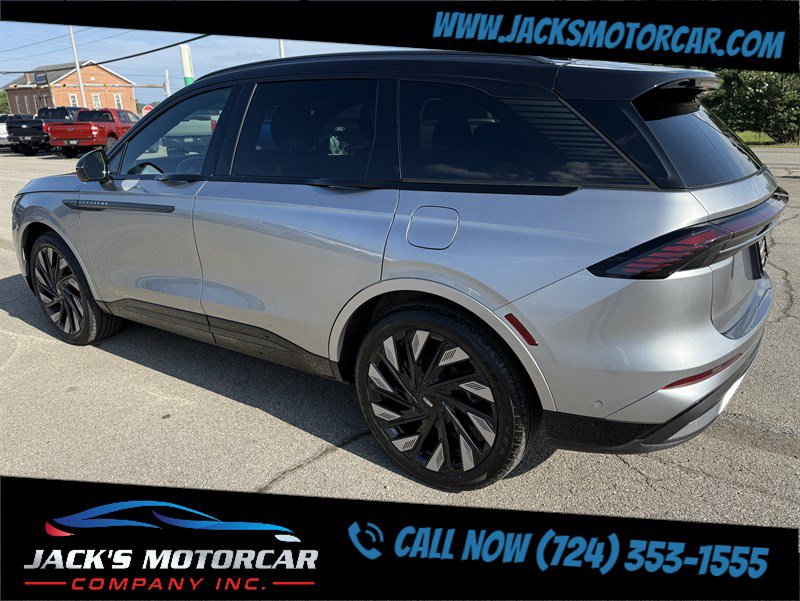 Used 2024 Lincoln Nautilus Reserve w/ Equipment Group 202A AWD/4WD image 7