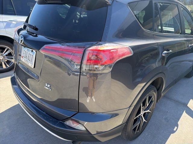 Used 2016 Toyota RAV4 SE w/ Advanced Technology Package image 4
