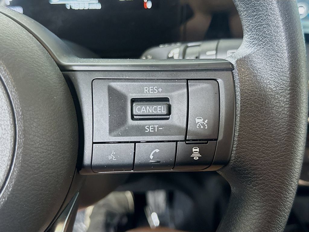 Used 2025 Nissan Kicks SV FWD image 22
