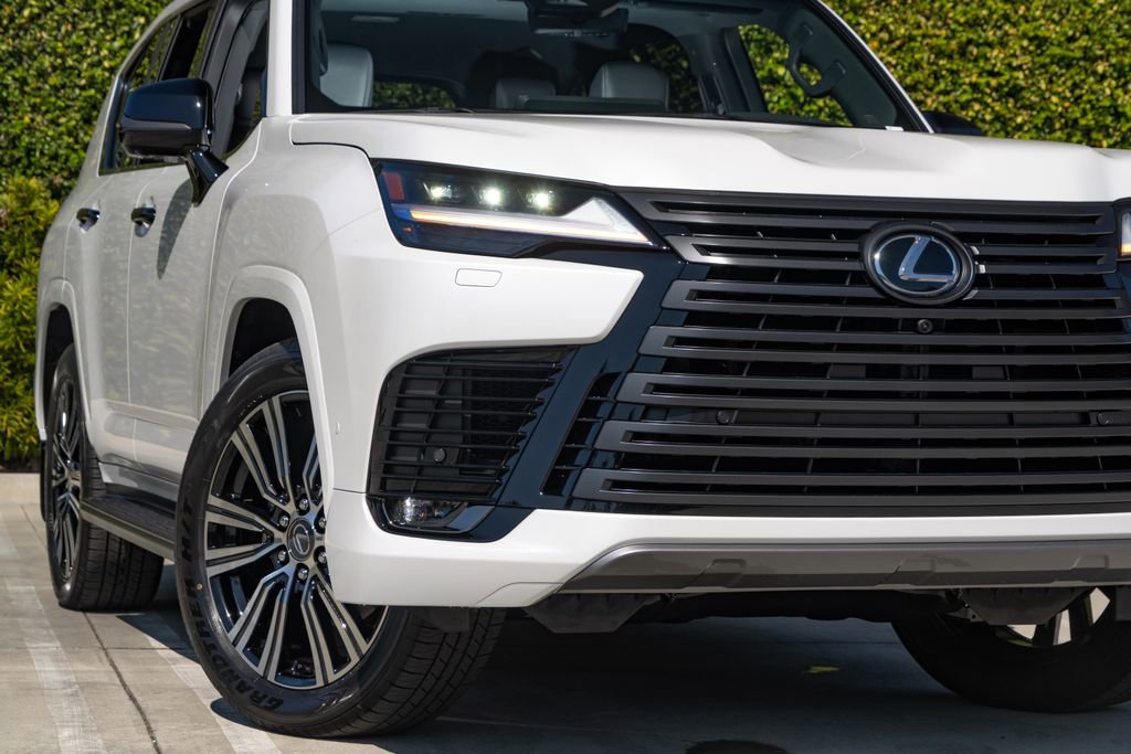 New 2026 Lexus LX 700h Luxury image 6