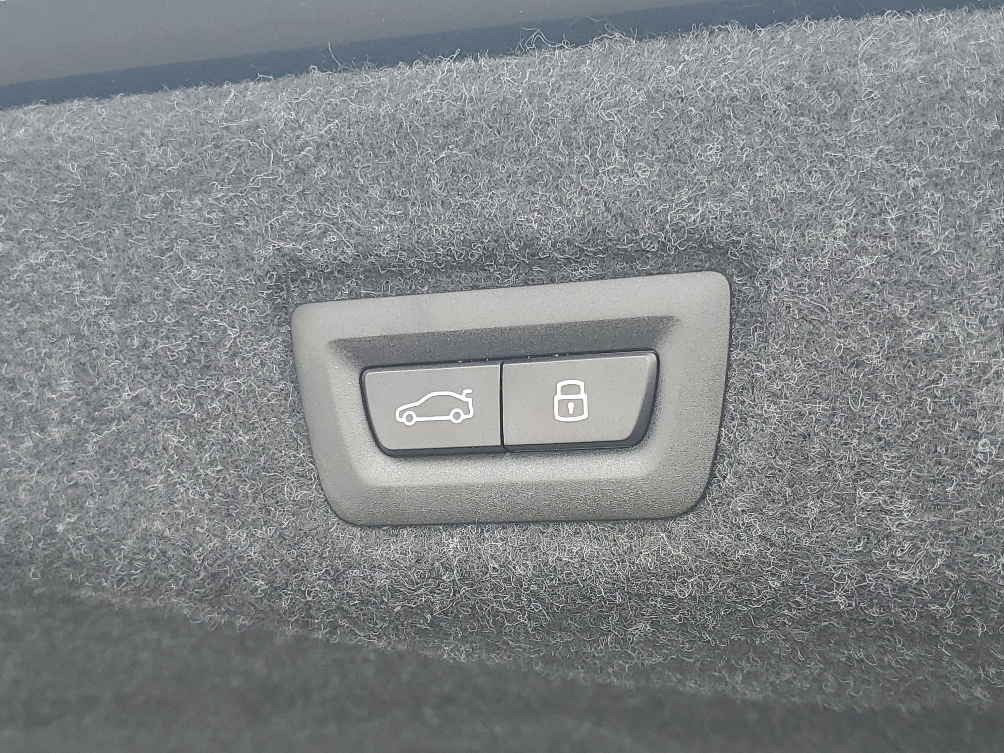 New 2026 BMW 550e xDrive w/ Executive Package image 26