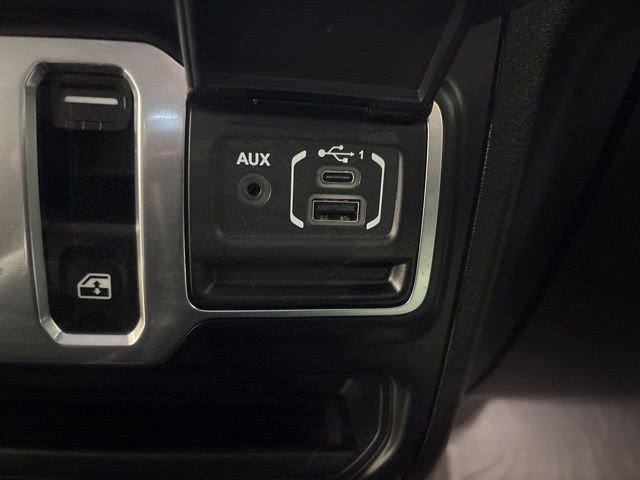 Used 2025 Jeep Wrangler Sport image 14