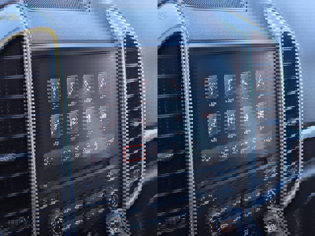 Used 2017 Porsche Cayenne S w/ Premium Package AWD/4WD image 24