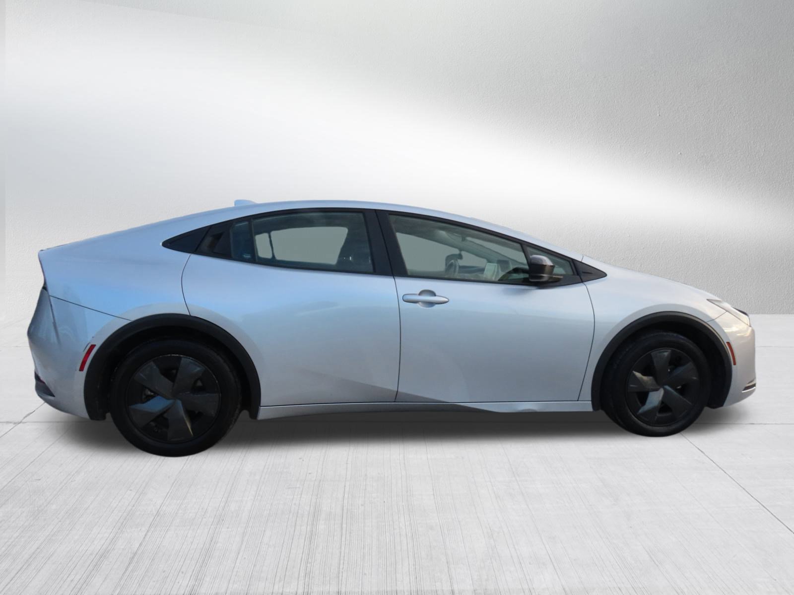Used 2024 Toyota Prius LE image 8