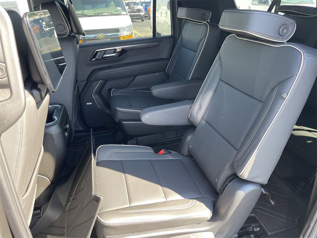New 2025 Chevrolet Suburban Premier image 23