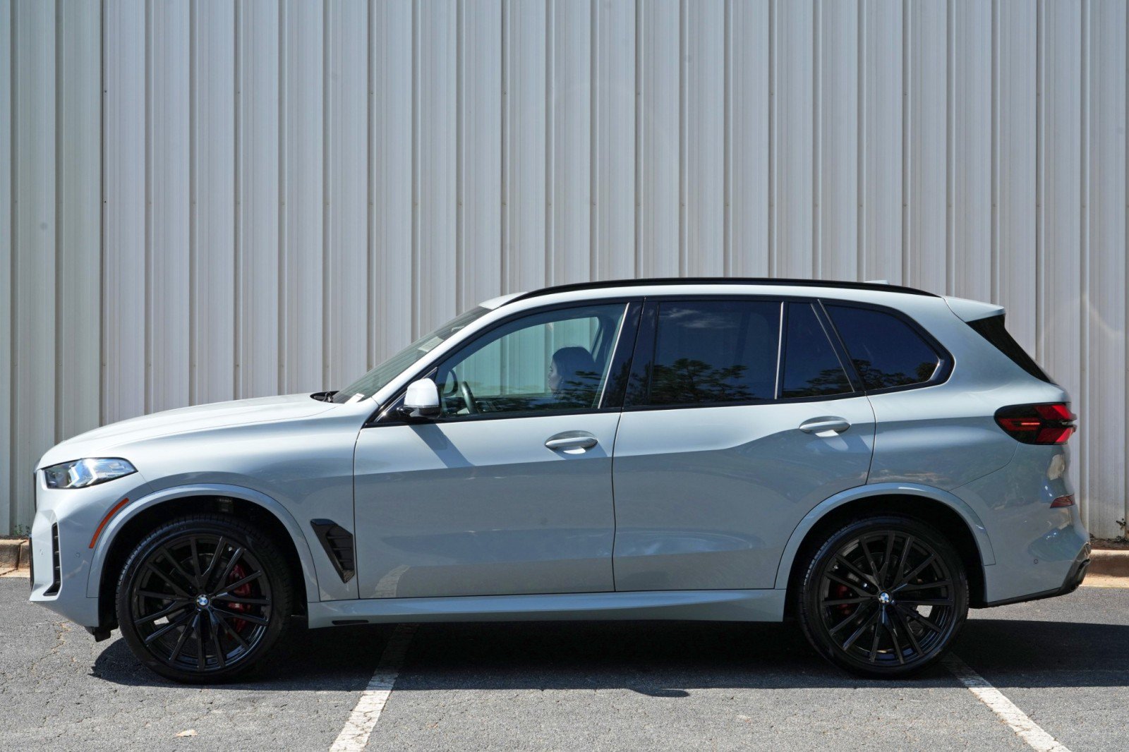 Used 2024 BMW X5 sDrive40i w/ M Sport Package RWD image 55