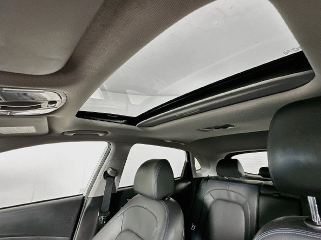 Used 2022 Hyundai Kona Limited FWD image 4