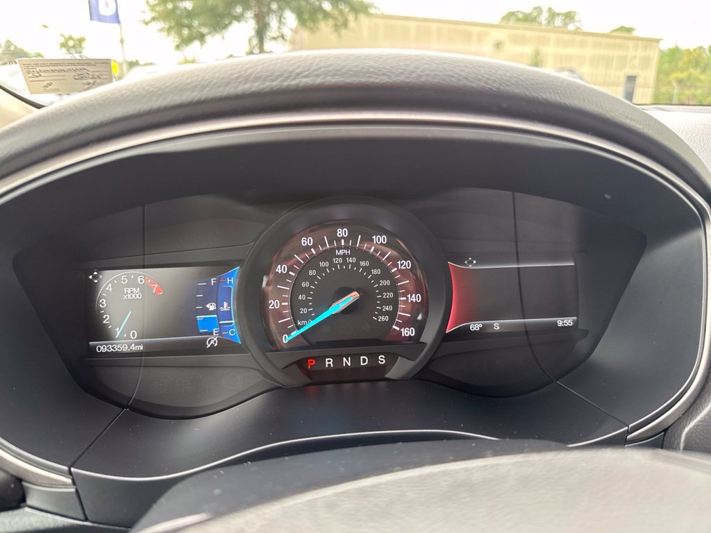 Used 2018 Ford Fusion SE FWD image 16