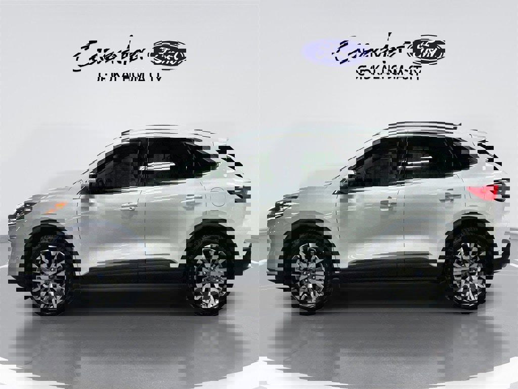 Used 2020 Ford Escape Titanium w/ Titanium Premium Package 2.0 image 5