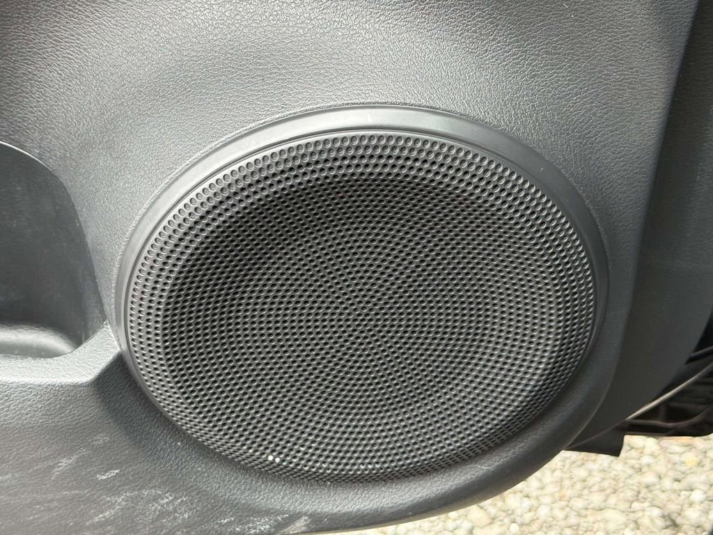 Used 2021 Nissan Kicks SV image 26