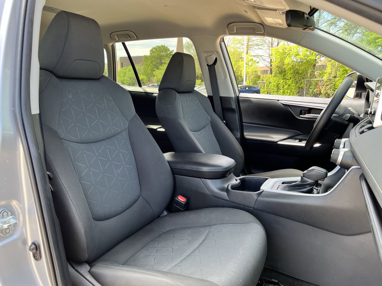 Used 2024 Toyota RAV4 XLE image 24