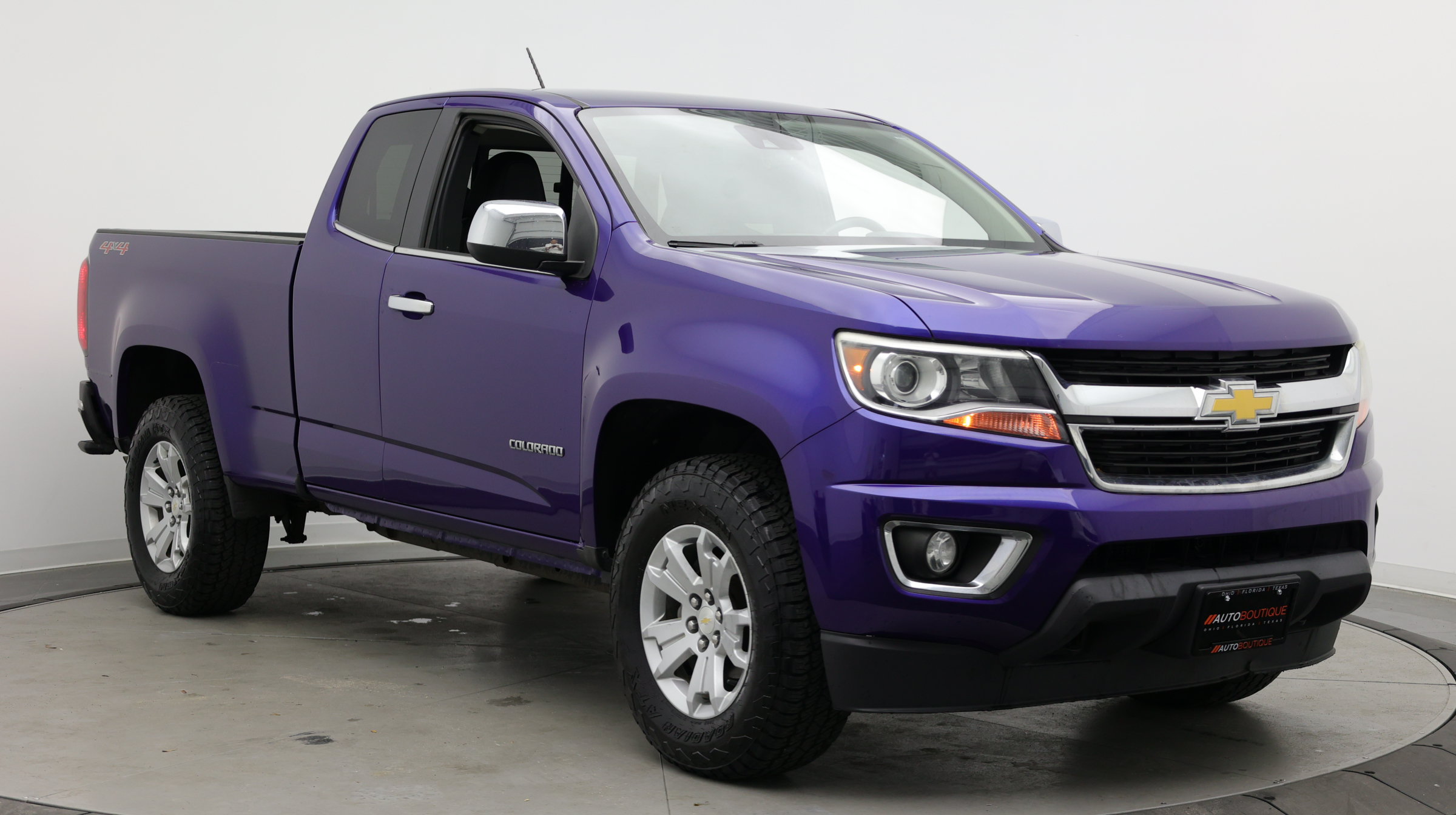 Used 2016 Chevrolet Colorado LT w/ Luxury Package, Chrome AWD/4WD image 3