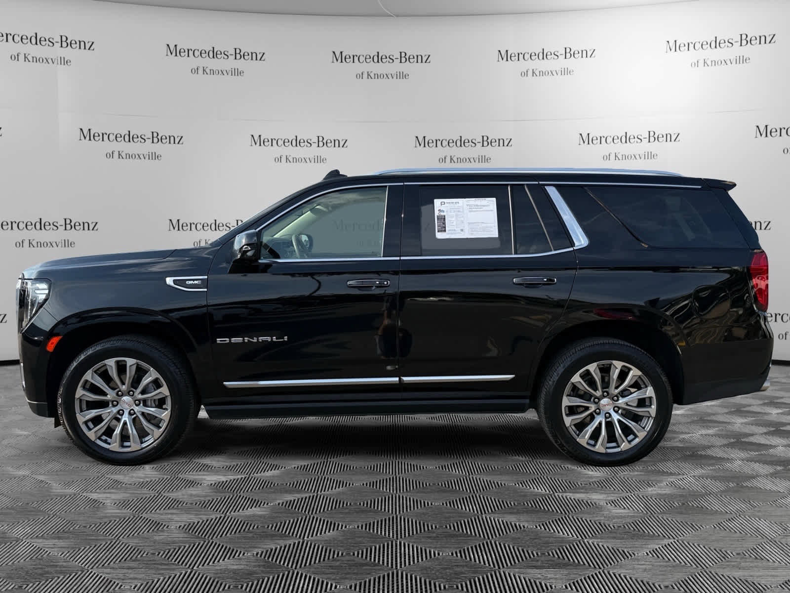 Used 2022 GMC Yukon Denali image 2
