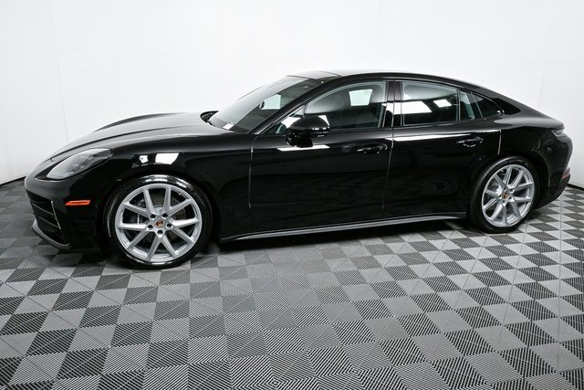 New 2025 Porsche Panamera 4 image 2