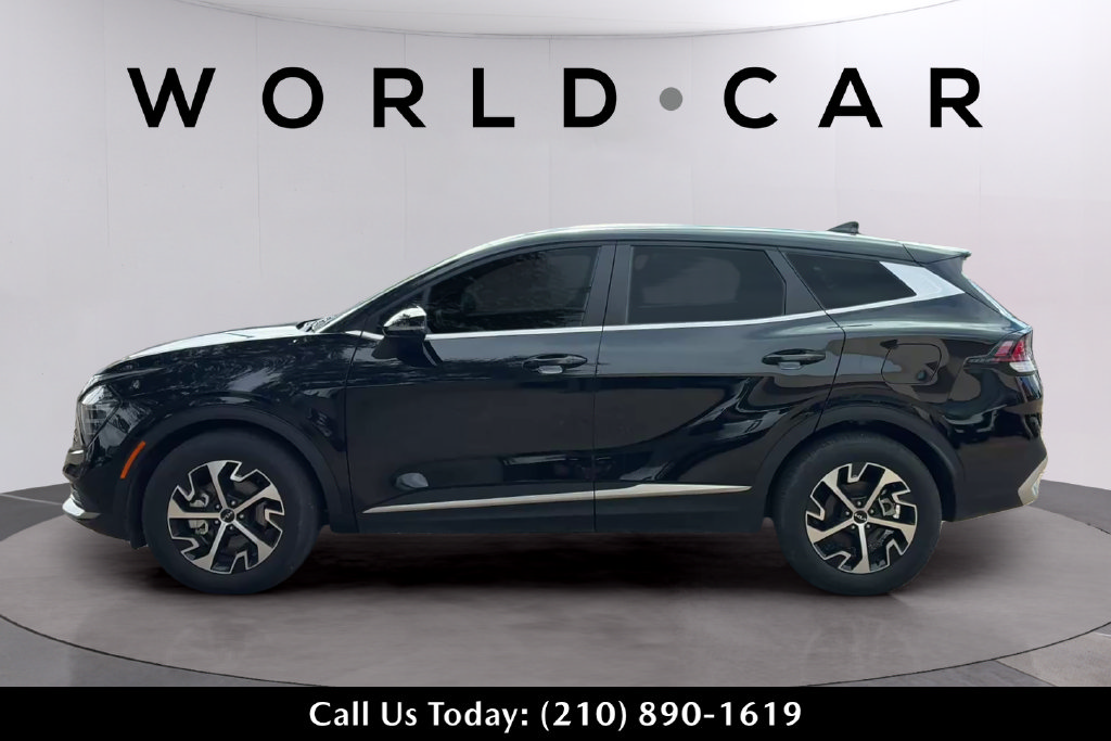 Used 2025 Kia Sportage EX FWD image 12