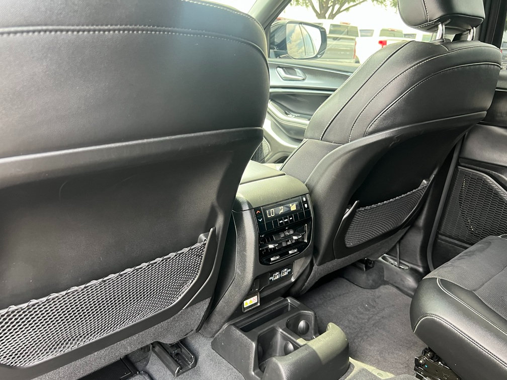 Used 2024 Jeep Grand Cherokee L Altitude RWD image 17