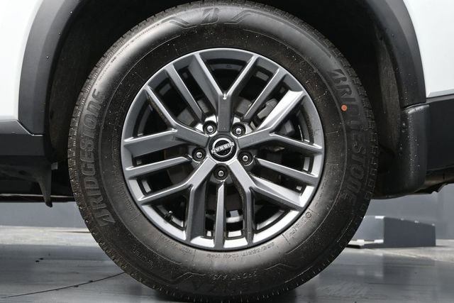 Used 2025 Nissan Rogue S FWD image 9