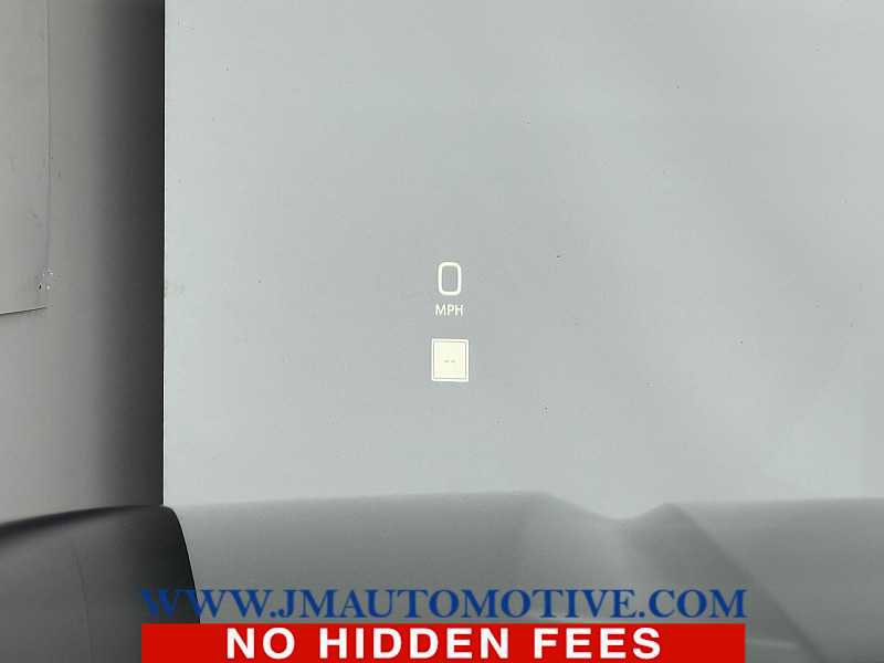 Used 2022 GMC Yukon XL Denali w/ Denali Premium Package image 35