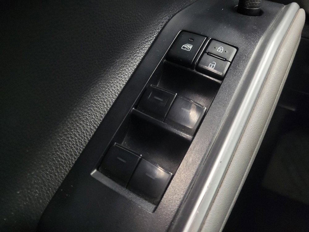 Used 2022 Toyota Highlander XLE image 27